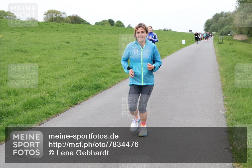 04.05.2025 - 8. Wedeler Halbmarathon Lena Gebhardt http://msf.ph/oto/7834476 04.05.2025 11:24:25 Laufen  meine-sportfotos.de