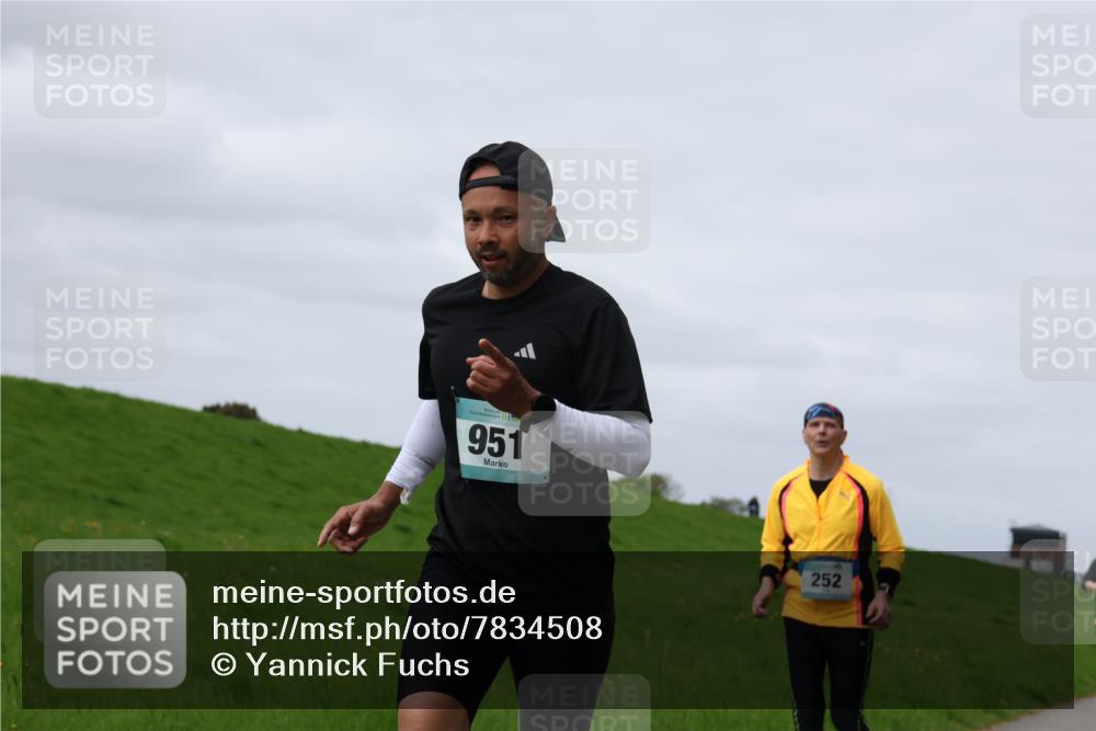 04.05.2025 - 8. Wedeler Halbmarathon Yannick Fuchs http://msf.ph/oto/7834508 04.05.2025 11:43:29 Laufen 951, 252 meine-sportfotos.de