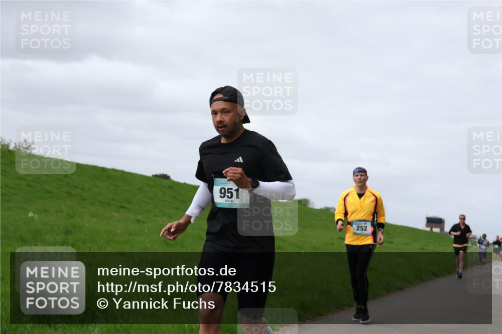 04.05.2025 - 8. Wedeler Halbmarathon Yannick Fuchs http://msf.ph/oto/7834515 04.05.2025 11:43:29 Laufen 951, 252 meine-sportfotos.de