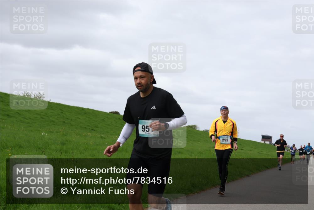 04.05.2025 - 8. Wedeler Halbmarathon Yannick Fuchs http://msf.ph/oto/7834516 04.05.2025 11:43:29 Laufen 951, 252 meine-sportfotos.de