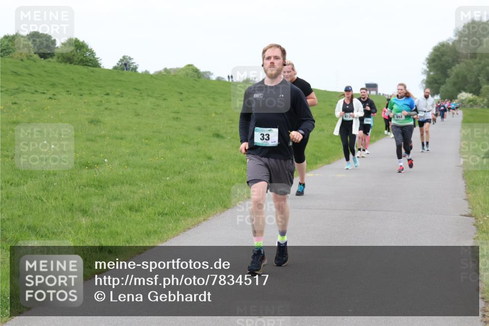 04.05.2025 - 8. Wedeler Halbmarathon Lena Gebhardt http://msf.ph/oto/7834517 04.05.2025 11:24:35 Laufen 33, 64, 4724, 102, 892 meine-sportfotos.de