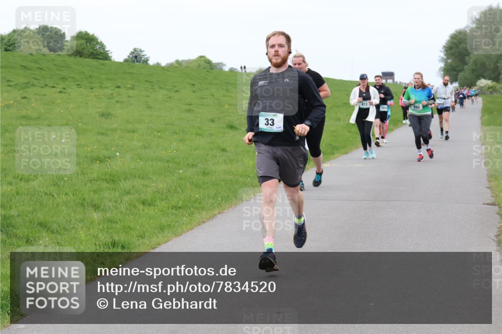 04.05.2025 - 8. Wedeler Halbmarathon Lena Gebhardt http://msf.ph/oto/7834520 04.05.2025 11:24:35 Laufen 33, 64, 472, 892, 102 meine-sportfotos.de