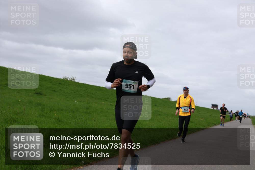 04.05.2025 - 8. Wedeler Halbmarathon Yannick Fuchs http://msf.ph/oto/7834525 04.05.2025 11:43:29 Laufen 951, 252 meine-sportfotos.de