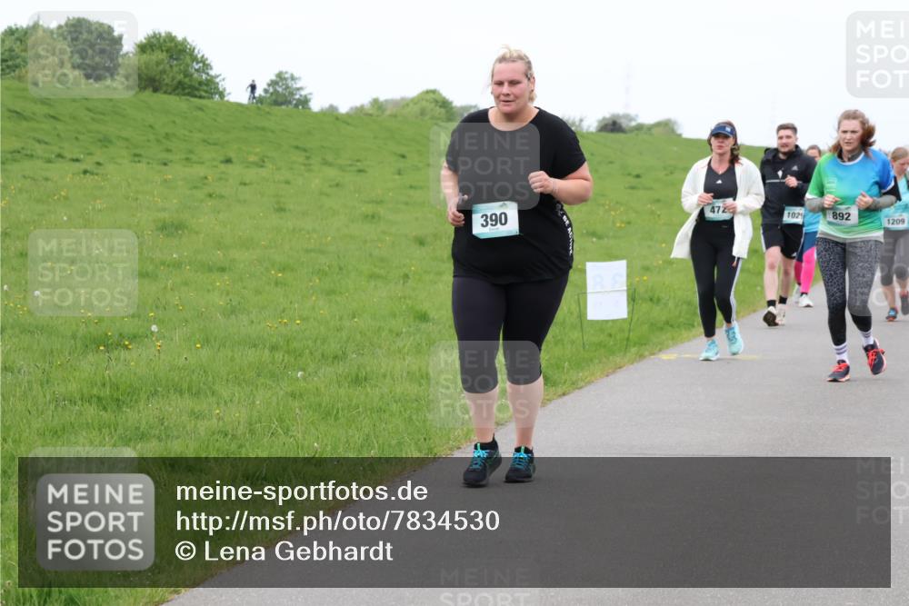 04.05.2025 - 8. Wedeler Halbmarathon Lena Gebhardt http://msf.ph/oto/7834530 04.05.2025 11:24:36 Laufen 472, 390, 1029, 892, 1209 meine-sportfotos.de