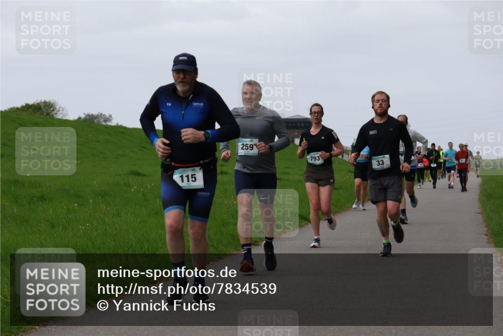 04.05.2025 - 8. Wedeler Halbmarathon Yannick Fuchs http://msf.ph/oto/7834539 04.05.2025 11:22:42 Laufen 115, 259, 793, 33, 411 meine-sportfotos.de