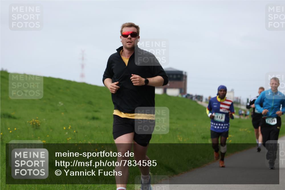 04.05.2025 - 8. Wedeler Halbmarathon Yannick Fuchs http://msf.ph/oto/7834585 04.05.2025 11:43:33 Laufen 129 meine-sportfotos.de