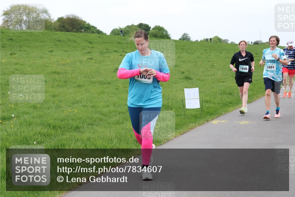 04.05.2025 - 8. Wedeler Halbmarathon Lena Gebhardt http://msf.ph/oto/7834607 04.05.2025 11:24:45 Laufen 1046, 1091 meine-sportfotos.de