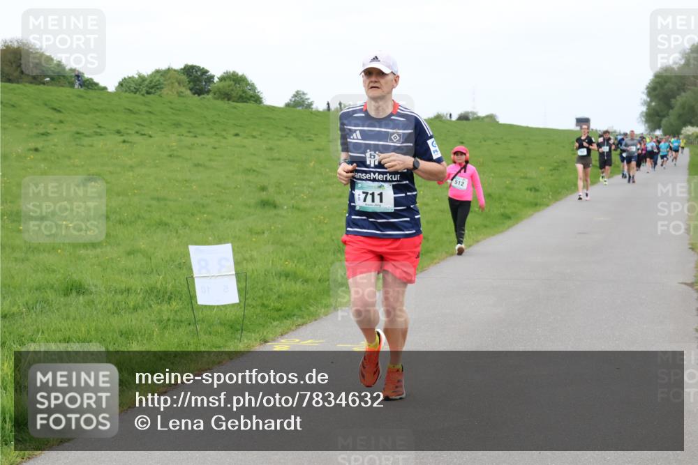 04.05.2025 - 8. Wedeler Halbmarathon Lena Gebhardt http://msf.ph/oto/7834632 04.05.2025 11:24:47 Laufen 88, 711, 512 meine-sportfotos.de