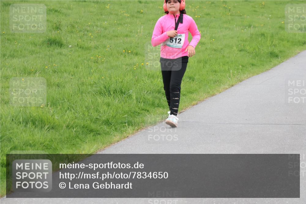 04.05.2025 - 8. Wedeler Halbmarathon Lena Gebhardt http://msf.ph/oto/7834650 04.05.2025 11:24:49 Laufen 512 meine-sportfotos.de