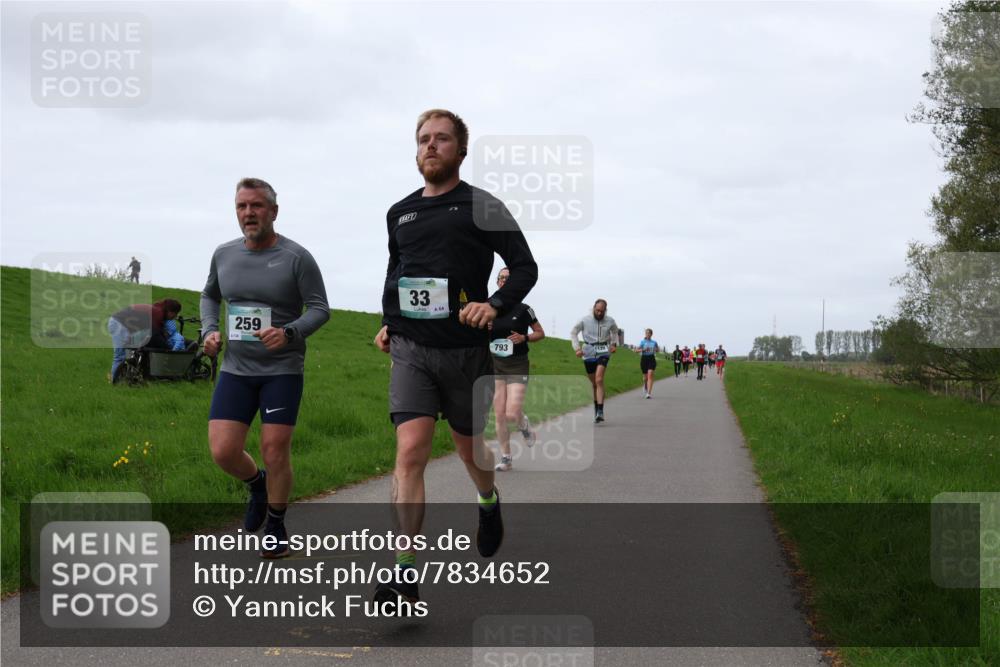 04.05.2025 - 8. Wedeler Halbmarathon Yannick Fuchs http://msf.ph/oto/7834652 04.05.2025 11:22:46 Laufen 259, 134, 33, 64, 793 meine-sportfotos.de