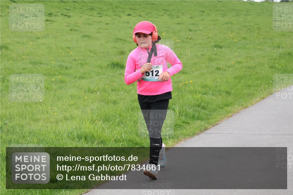 04.05.2025 - 8. Wedeler Halbmarathon Lena Gebhardt http://msf.ph/oto/7834661 04.05.2025 11:24:51 Laufen 512 meine-sportfotos.de