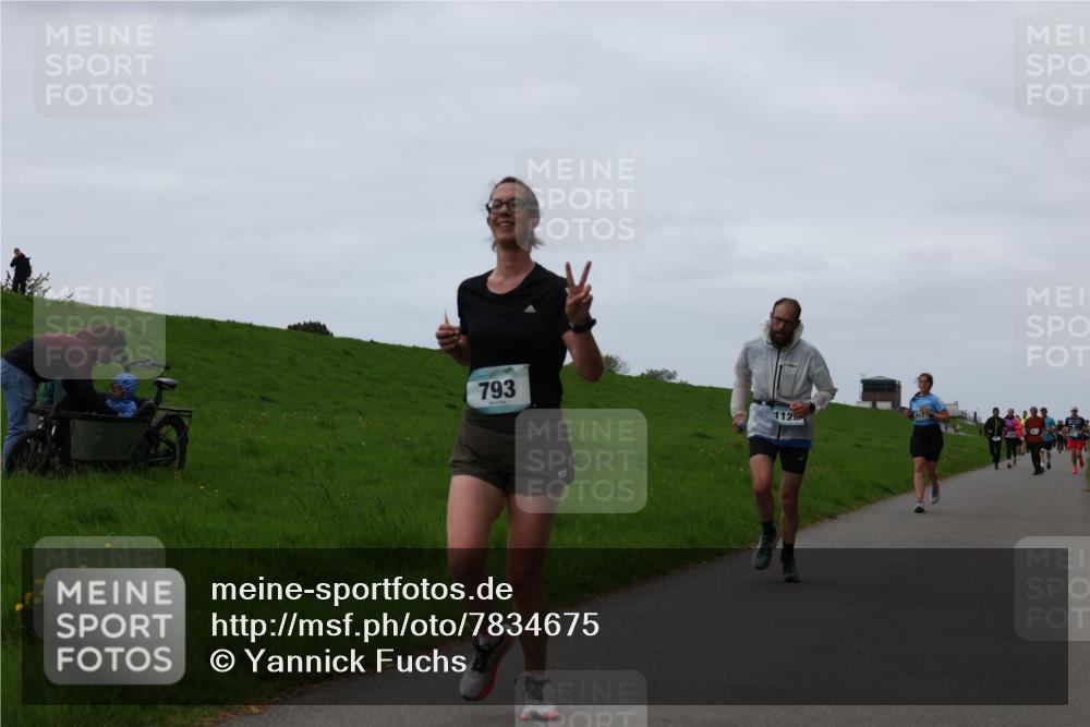 04.05.2025 - 8. Wedeler Halbmarathon Yannick Fuchs http://msf.ph/oto/7834675 04.05.2025 11:22:47 Laufen 793, 112 meine-sportfotos.de