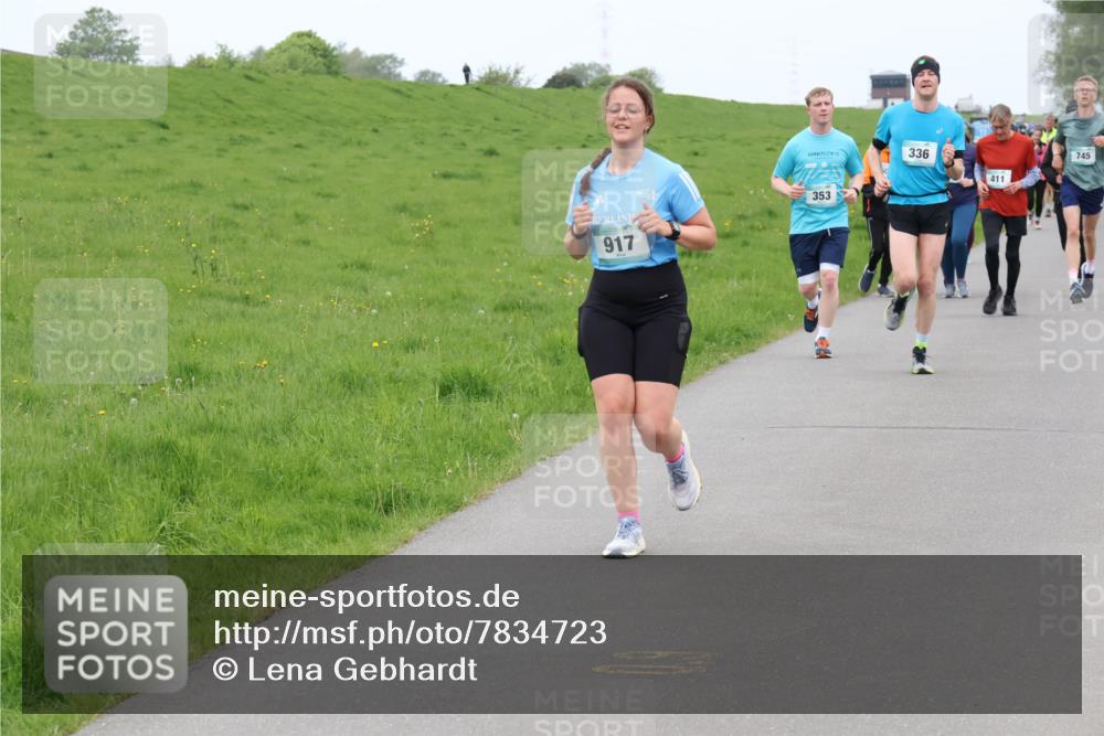 04.05.2025 - 8. Wedeler Halbmarathon Lena Gebhardt http://msf.ph/oto/7834723 04.05.2025 11:25:02 Laufen 21, 917, 353, 336, 411, 745 meine-sportfotos.de