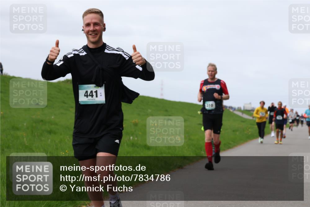 04.05.2025 - 8. Wedeler Halbmarathon Yannick Fuchs http://msf.ph/oto/7834786 04.05.2025 11:43:47 Laufen 441 meine-sportfotos.de