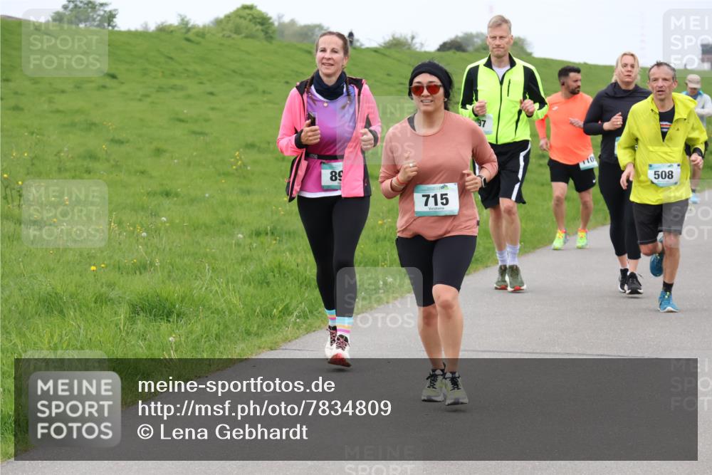 04.05.2025 - 8. Wedeler Halbmarathon Lena Gebhardt http://msf.ph/oto/7834809 04.05.2025 11:25:21 Laufen 89, 715, 97, 10, 508 meine-sportfotos.de