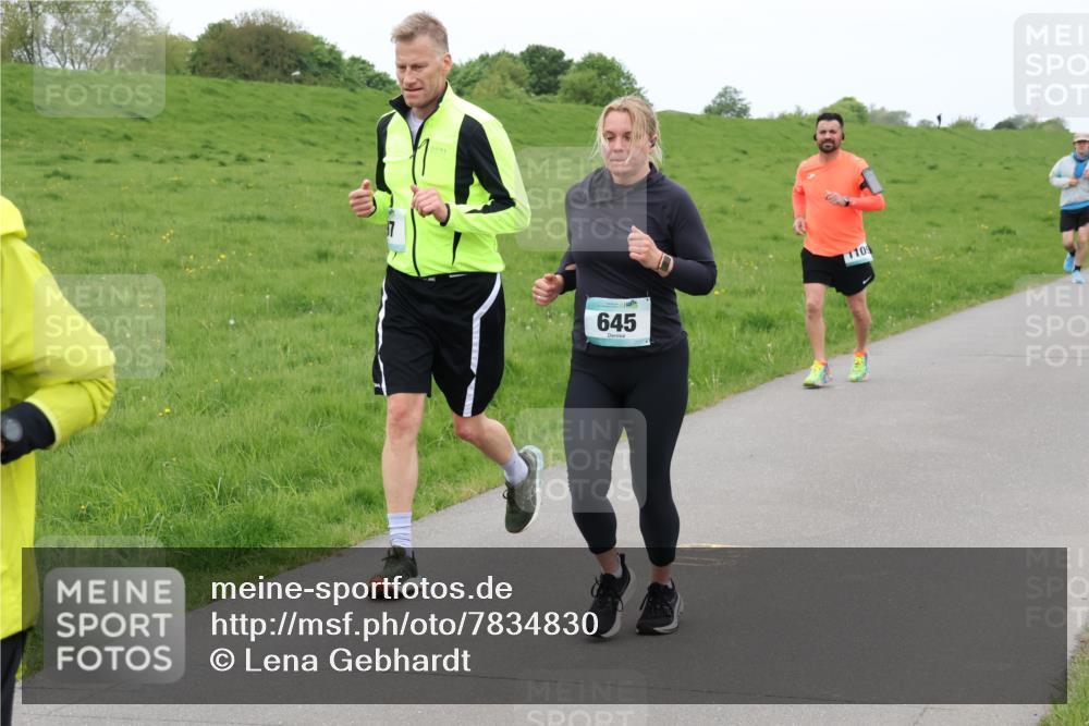 04.05.2025 - 8. Wedeler Halbmarathon Lena Gebhardt http://msf.ph/oto/7834830 04.05.2025 11:25:26 Laufen 645, 1109 meine-sportfotos.de