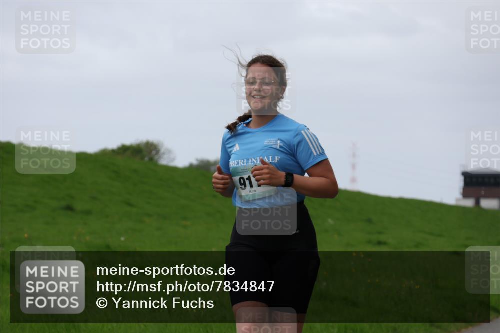 04.05.2025 - 8. Wedeler Halbmarathon Yannick Fuchs http://msf.ph/oto/7834847 04.05.2025 11:22:52 Laufen 91 meine-sportfotos.de