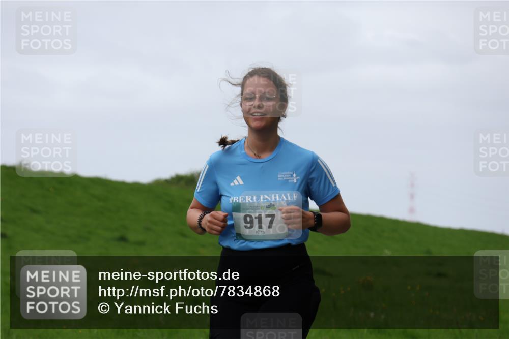 04.05.2025 - 8. Wedeler Halbmarathon Yannick Fuchs http://msf.ph/oto/7834868 04.05.2025 11:22:53 Laufen 917 meine-sportfotos.de