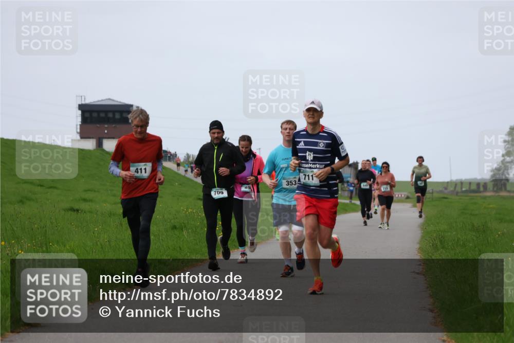 04.05.2025 - 8. Wedeler Halbmarathon Yannick Fuchs http://msf.ph/oto/7834892 04.05.2025 11:22:54 Laufen 411, 709, 69, 353, 711 meine-sportfotos.de