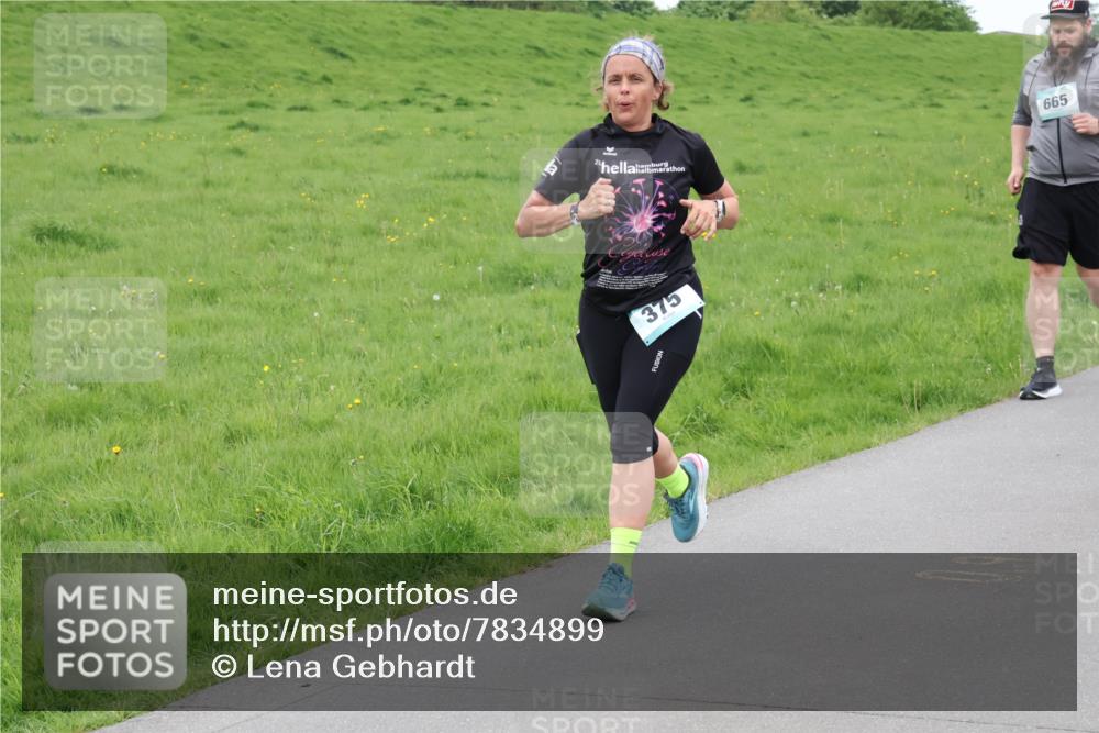 04.05.2025 - 8. Wedeler Halbmarathon Lena Gebhardt http://msf.ph/oto/7834899 04.05.2025 11:25:44 Laufen 375, 665 meine-sportfotos.de