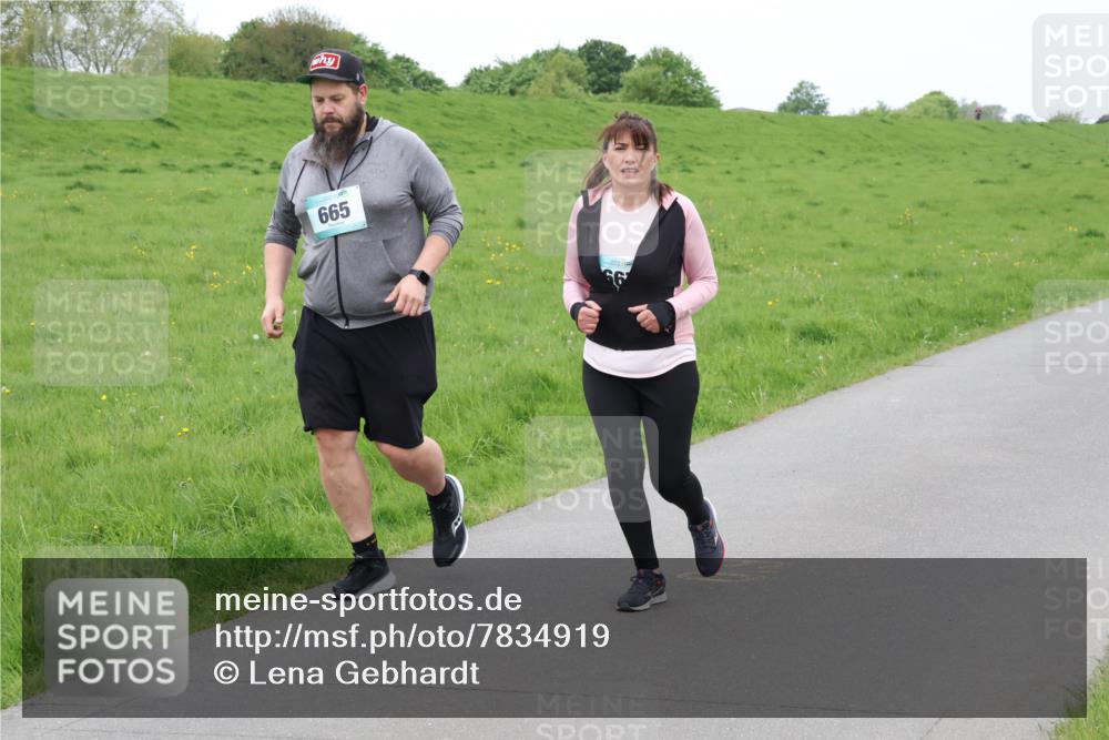04.05.2025 - 8. Wedeler Halbmarathon Lena Gebhardt http://msf.ph/oto/7834919 04.05.2025 11:25:46 Laufen 665 meine-sportfotos.de