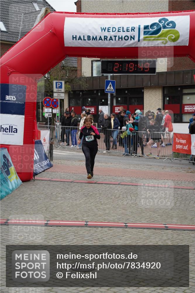 04.05.2025 - 8. Wedeler Halbmarathon Felixshl http://msf.ph/oto/7834920 04.05.2025 12:19:47 Ziel 571 meine-sportfotos.de