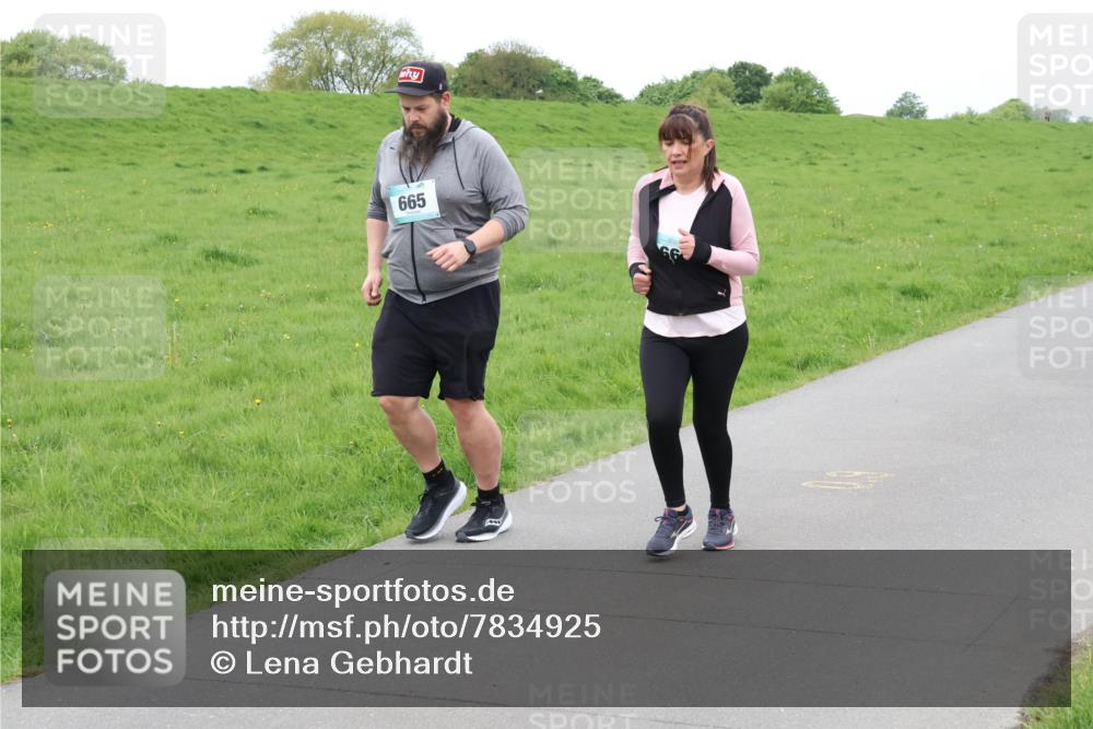 04.05.2025 - 8. Wedeler Halbmarathon Lena Gebhardt http://msf.ph/oto/7834925 04.05.2025 11:25:47 Laufen 665 meine-sportfotos.de
