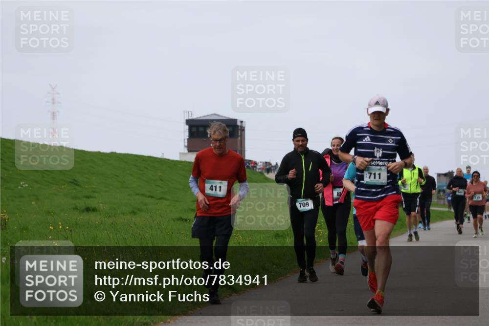 04.05.2025 - 8. Wedeler Halbmarathon Yannick Fuchs http://msf.ph/oto/7834941 04.05.2025 11:22:55 Laufen 411, 709, 89, 711, 715 meine-sportfotos.de