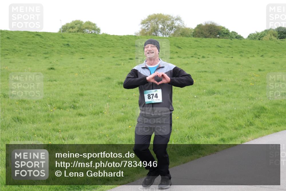 04.05.2025 - 8. Wedeler Halbmarathon Lena Gebhardt http://msf.ph/oto/7834946 04.05.2025 11:26:04 Laufen 874, 118 meine-sportfotos.de