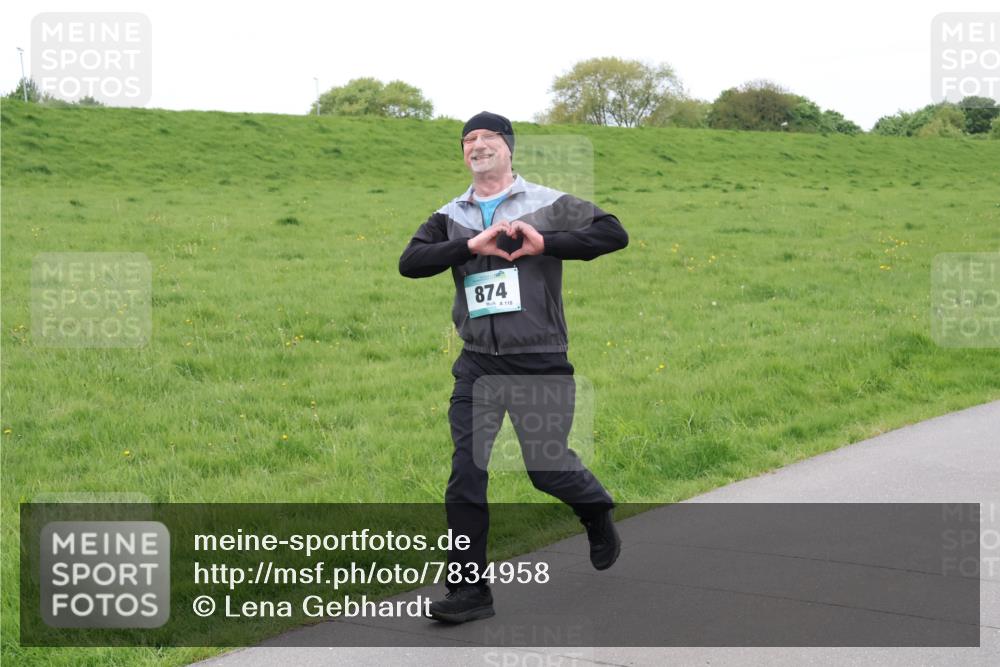 04.05.2025 - 8. Wedeler Halbmarathon Lena Gebhardt http://msf.ph/oto/7834958 04.05.2025 11:26:04 Laufen 874, 118 meine-sportfotos.de