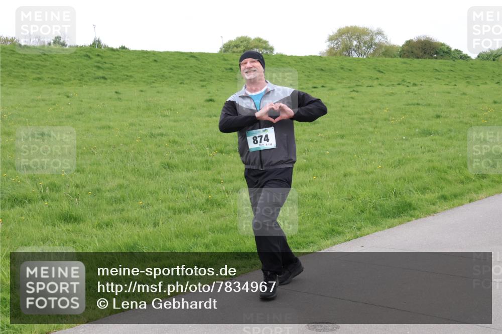 04.05.2025 - 8. Wedeler Halbmarathon Lena Gebhardt http://msf.ph/oto/7834967 04.05.2025 11:26:04 Laufen 874 meine-sportfotos.de
