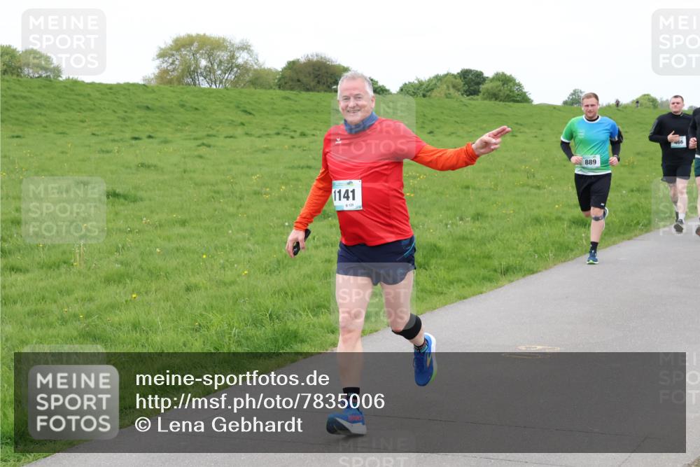 04.05.2025 - 8. Wedeler Halbmarathon Lena Gebhardt http://msf.ph/oto/7835006 04.05.2025 11:26:09 Laufen 1141, 129, 889, 466 meine-sportfotos.de