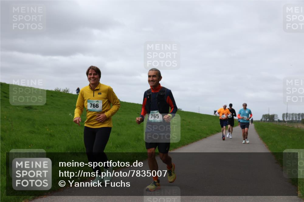 04.05.2025 - 8. Wedeler Halbmarathon Yannick Fuchs http://msf.ph/oto/7835007 04.05.2025 11:43:58 Laufen 766, 765 meine-sportfotos.de
