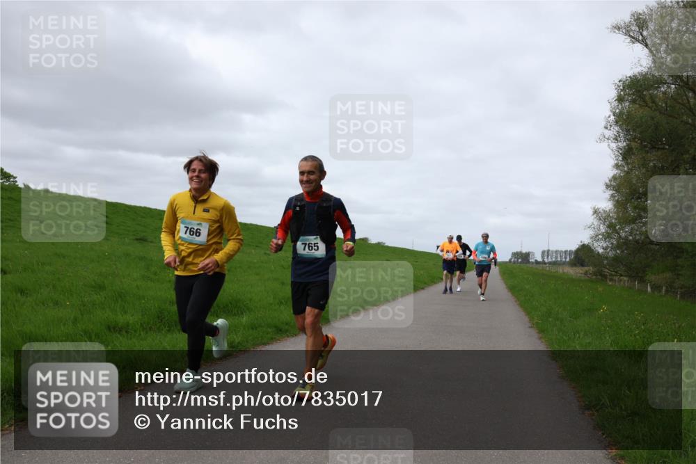 04.05.2025 - 8. Wedeler Halbmarathon Yannick Fuchs http://msf.ph/oto/7835017 04.05.2025 11:43:59 Laufen 766, 765 meine-sportfotos.de