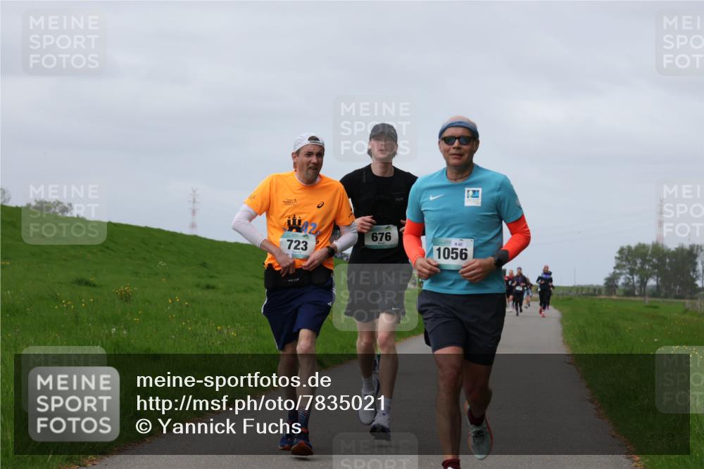 04.05.2025 - 8. Wedeler Halbmarathon Yannick Fuchs http://msf.ph/oto/7835021 04.05.2025 11:44:00 Laufen 723, 676, 842, 1056 meine-sportfotos.de