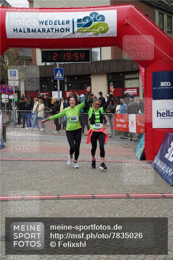 04.05.2025 - 8. Wedeler Halbmarathon Felixshl http://msf.ph/oto/7835026 04.05.2025 12:19:52 Ziel 571, 686, 688 meine-sportfotos.de