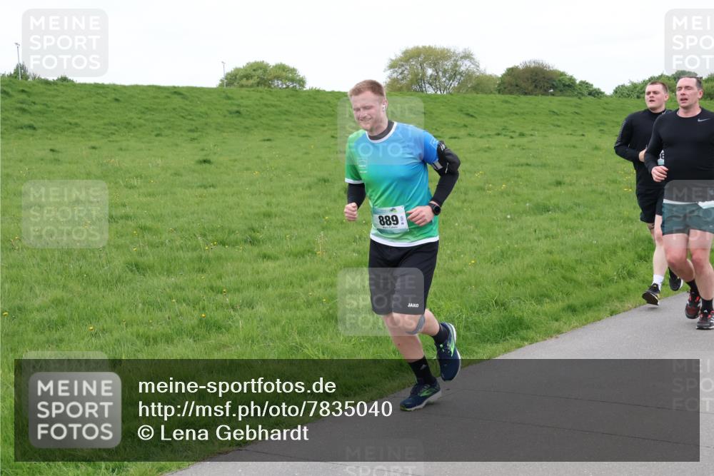 04.05.2025 - 8. Wedeler Halbmarathon Lena Gebhardt http://msf.ph/oto/7835040 04.05.2025 11:26:11 Laufen 889 meine-sportfotos.de