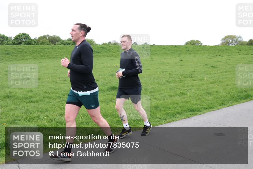 04.05.2025 - 8. Wedeler Halbmarathon Lena Gebhardt http://msf.ph/oto/7835075 04.05.2025 11:26:14 Laufen  meine-sportfotos.de