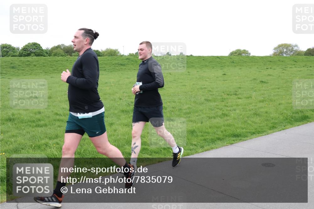 04.05.2025 - 8. Wedeler Halbmarathon Lena Gebhardt http://msf.ph/oto/7835079 04.05.2025 11:26:14 Laufen  meine-sportfotos.de