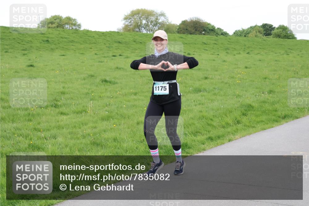 04.05.2025 - 8. Wedeler Halbmarathon Lena Gebhardt http://msf.ph/oto/7835082 04.05.2025 11:26:15 Laufen 1175, 12501 meine-sportfotos.de