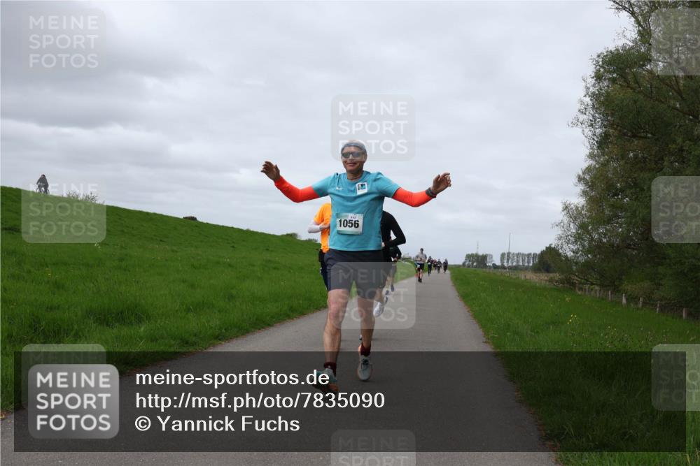 04.05.2025 - 8. Wedeler Halbmarathon Yannick Fuchs http://msf.ph/oto/7835090 04.05.2025 11:44:02 Laufen 1056 meine-sportfotos.de