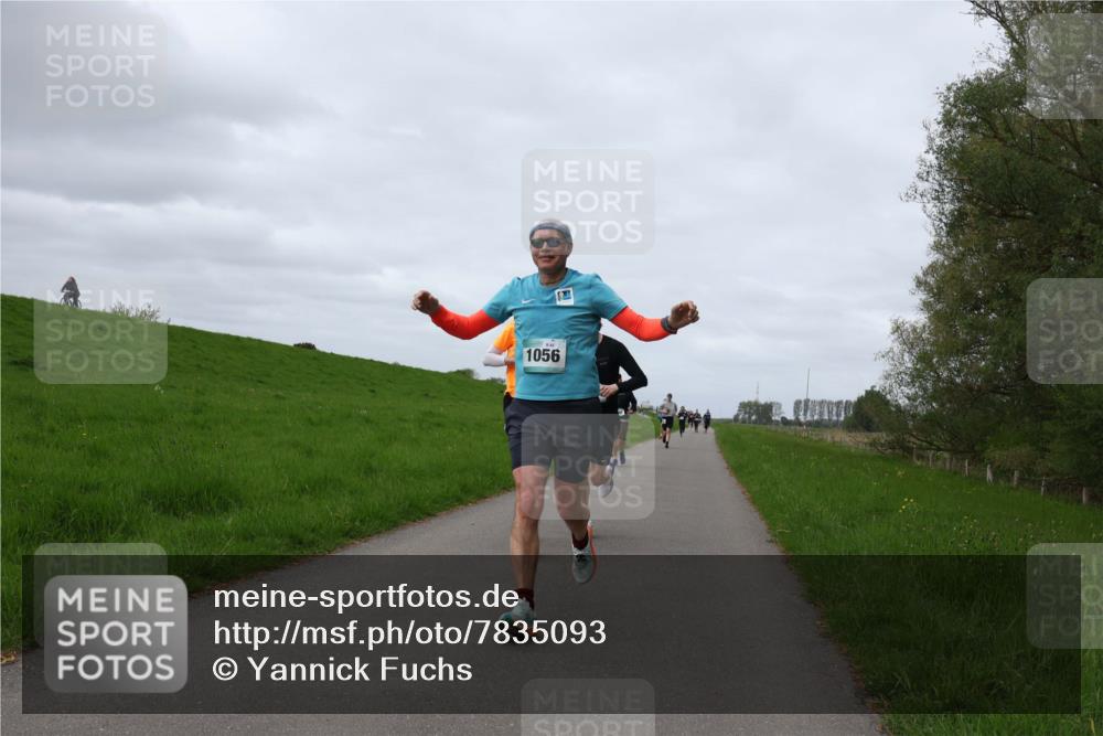 04.05.2025 - 8. Wedeler Halbmarathon Yannick Fuchs http://msf.ph/oto/7835093 04.05.2025 11:44:02 Laufen 842, 1056 meine-sportfotos.de