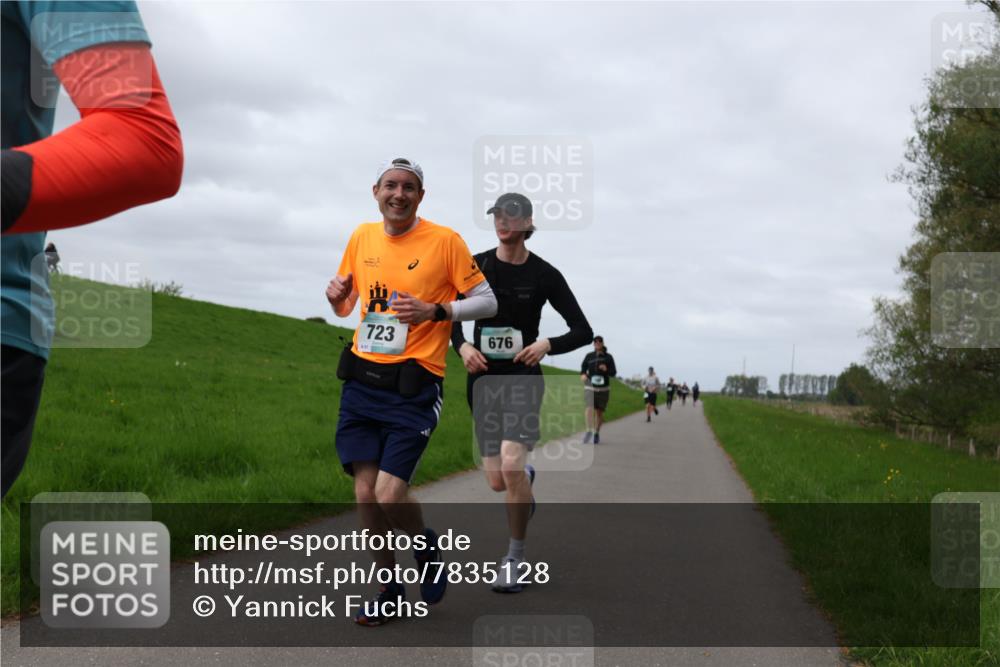 04.05.2025 - 8. Wedeler Halbmarathon Yannick Fuchs http://msf.ph/oto/7835128 04.05.2025 11:44:03 Laufen 723, 676 meine-sportfotos.de