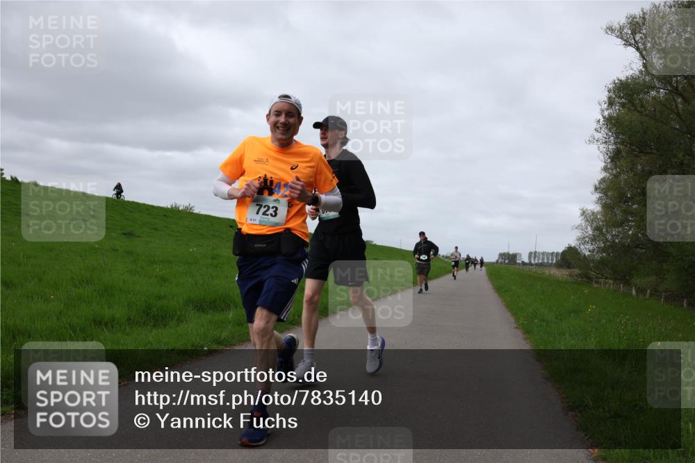 04.05.2025 - 8. Wedeler Halbmarathon Yannick Fuchs http://msf.ph/oto/7835140 04.05.2025 11:44:03 Laufen 51, 723 meine-sportfotos.de