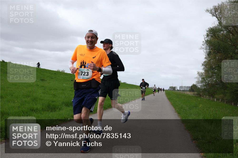04.05.2025 - 8. Wedeler Halbmarathon Yannick Fuchs http://msf.ph/oto/7835143 04.05.2025 11:44:03 Laufen 51, 723 meine-sportfotos.de