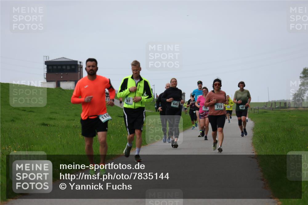04.05.2025 - 8. Wedeler Halbmarathon Yannick Fuchs http://msf.ph/oto/7835144 04.05.2025 11:23:05 Laufen 110, 397, 645, 715, 563, 796 meine-sportfotos.de