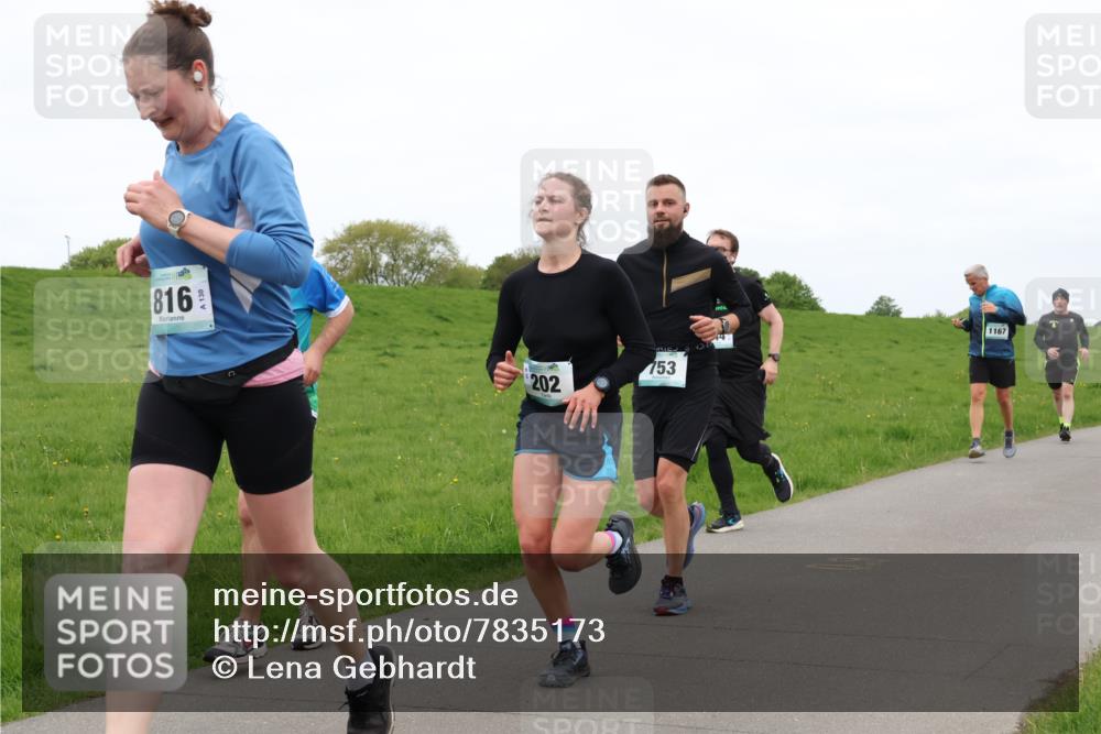 04.05.2025 - 8. Wedeler Halbmarathon Lena Gebhardt http://msf.ph/oto/7835173 04.05.2025 11:26:37 Laufen 816, 202, 153, 1167 meine-sportfotos.de