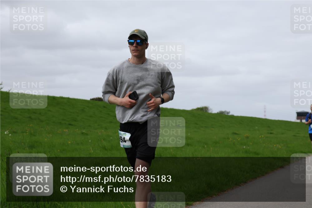 04.05.2025 - 8. Wedeler Halbmarathon Yannick Fuchs http://msf.ph/oto/7835183 04.05.2025 11:44:11 Laufen 94 meine-sportfotos.de