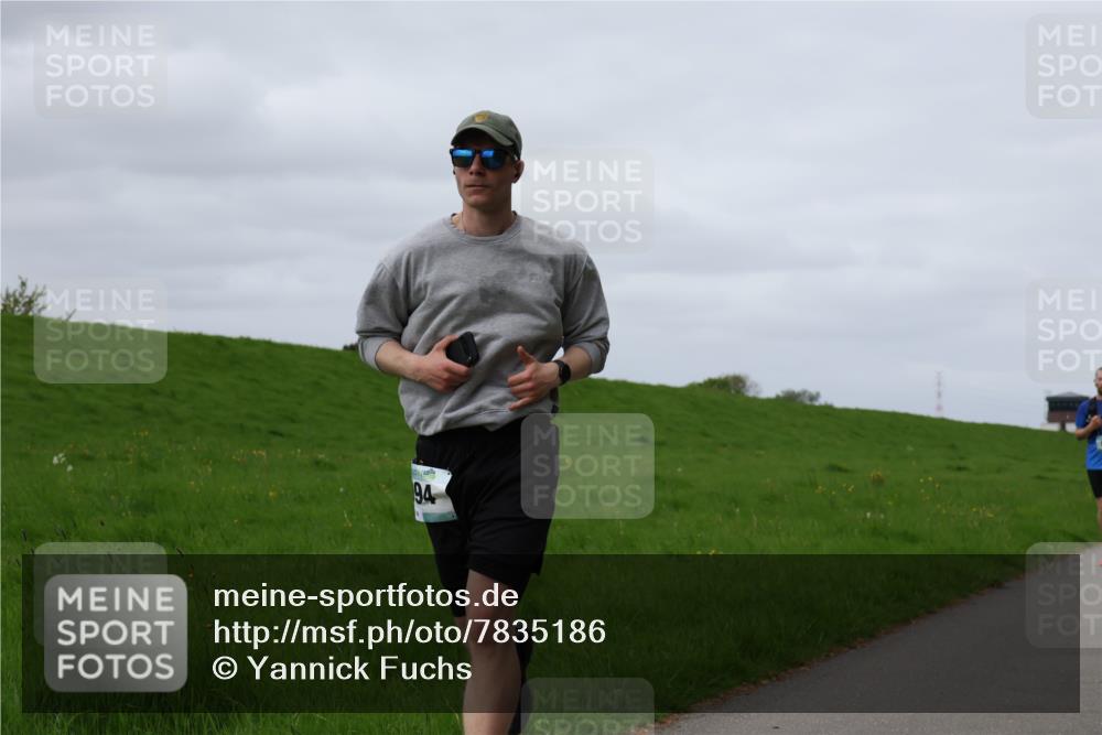 04.05.2025 - 8. Wedeler Halbmarathon Yannick Fuchs http://msf.ph/oto/7835186 04.05.2025 11:44:11 Laufen 94 meine-sportfotos.de