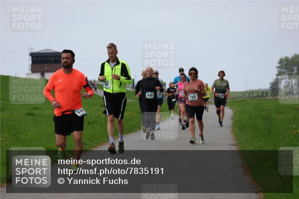 04.05.2025 - 8. Wedeler Halbmarathon Yannick Fuchs http://msf.ph/oto/7835191 04.05.2025 11:23:06 Laufen 110, 197, 645, 715 meine-sportfotos.de